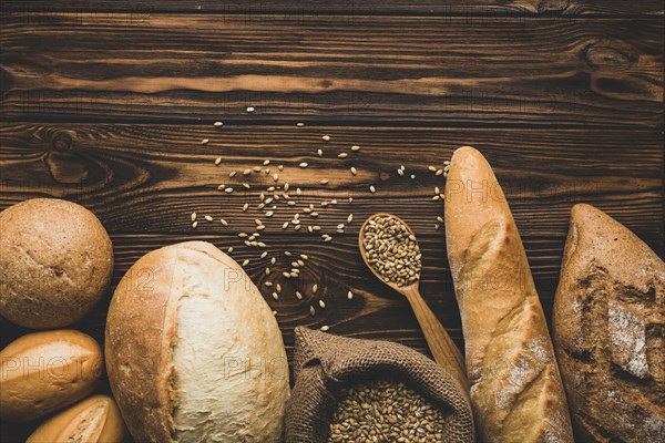 Assortment bread loaves wood