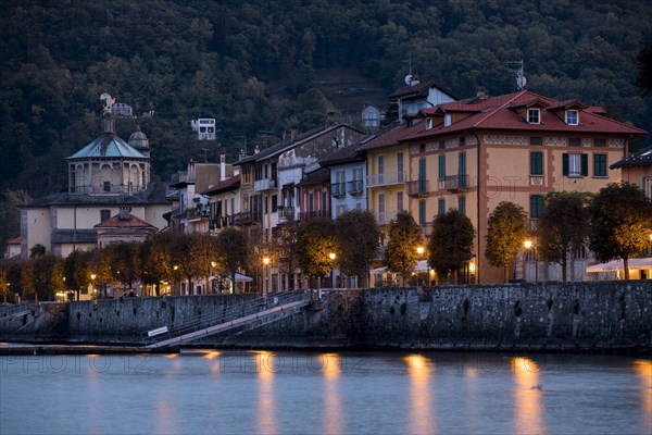 Evening light on the promenade in Cannobio