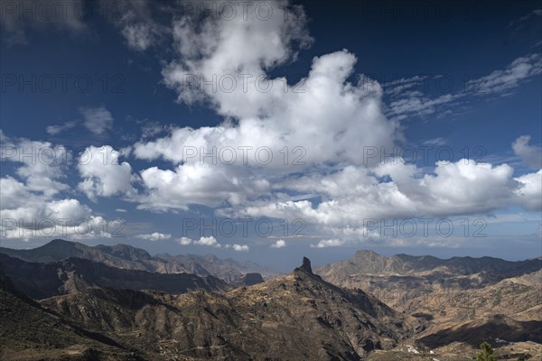 View from Mirador de Degollada Becerra to Roque Bentayga