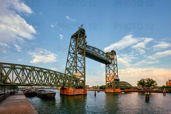 De Hef or Koningshavenbrug