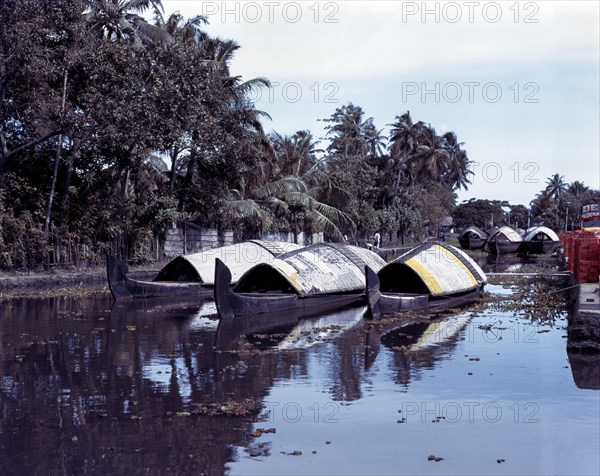 Cargo boats