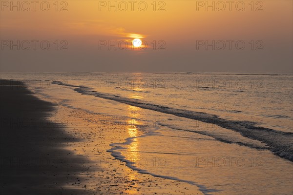 Sonnenuntergang an der Nordseekueste