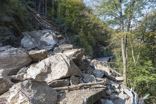 Rockfall on a narrow road