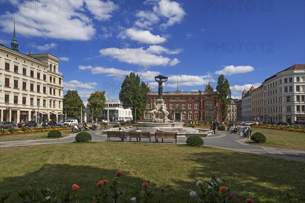 Postplatz mit den Brunnen Muschelminna