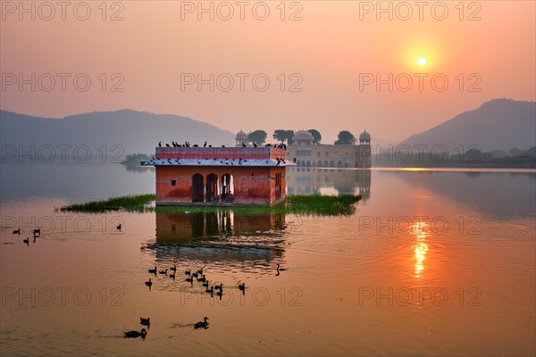 Tranquil morning at famous indian tourist landmark Jal Mahal