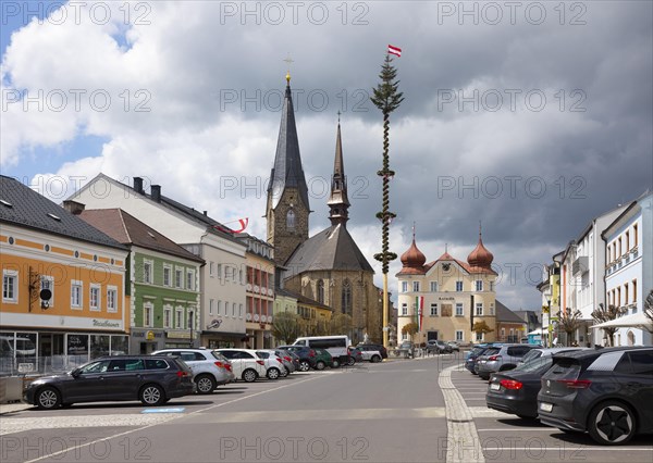 Main square with parish church and town hall