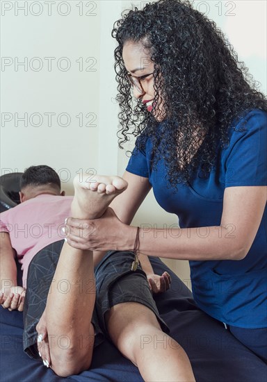 Knee flexion physiotherapy