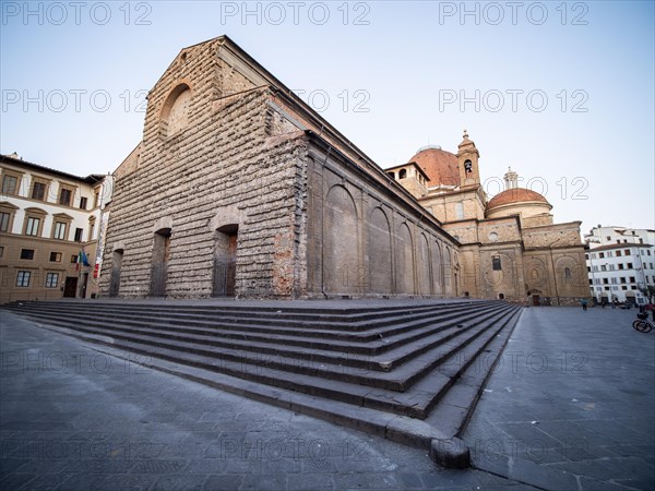 Basilica di San Lorenzo im Morgenlicht