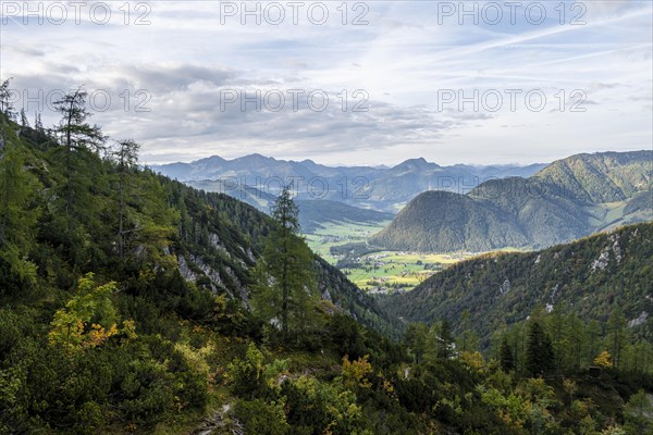 View from the ascent to the Mitterhorn through the valley at Lasbach