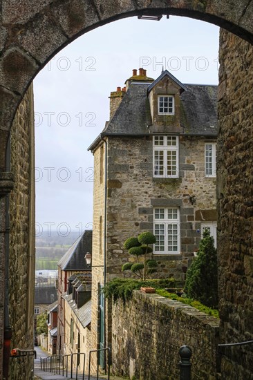 Stately house on the Rue du Palais de Justice