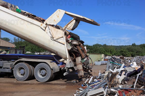 Altmetallhalde auf einem Schrottplatz