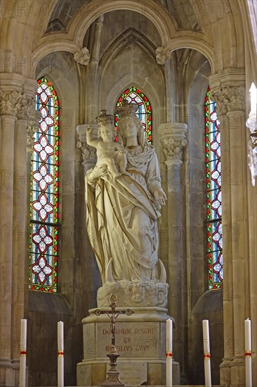 Gothic chapel in the choir ambulatory with statue of the Virgin Mary