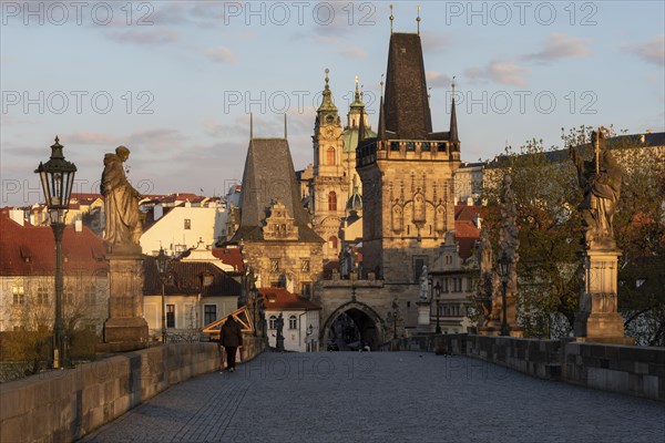 Karlsbruecke zum Sonnenaufgang