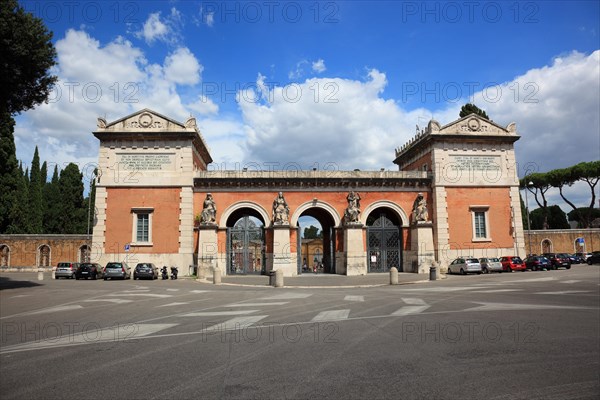 Eingangstor zum Campo Verano