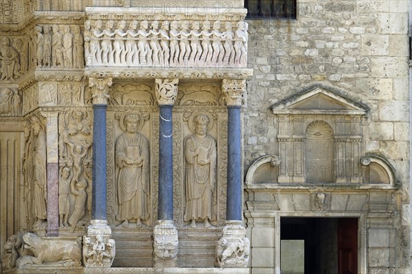 Statues of saints to the right of the main portal