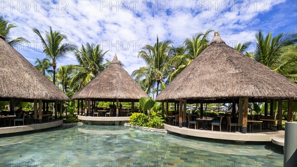 Luxushotel La Pirogue Resort & Spa mit tropische Hotelanlage