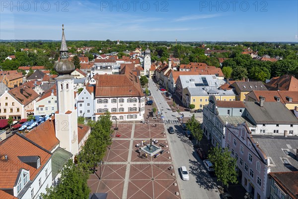 View from the city tower to the Schrannenplatz with the Frauenkircherl