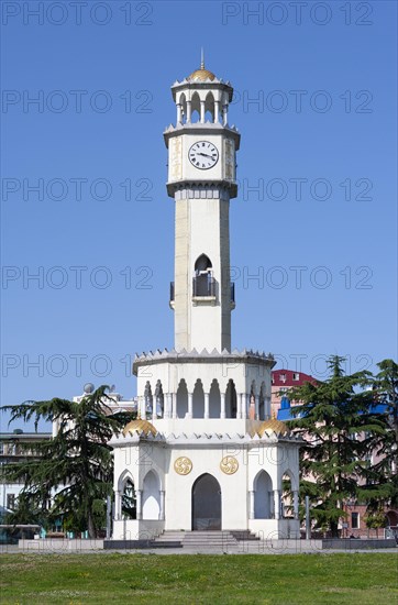 Chacha Glockenturm im Miracle Park