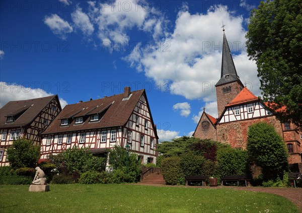 Fachwerkhaus und Kloster Schluechtern