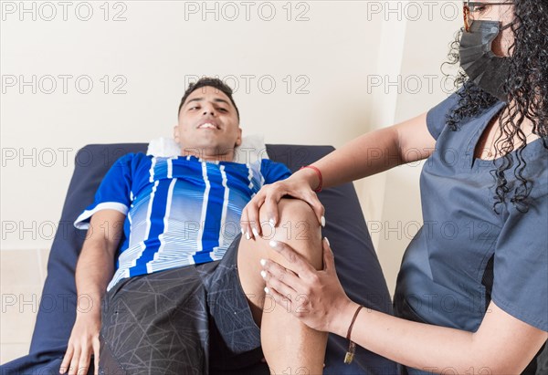 Knee rehabilitation physiotherapy