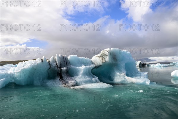 Icebergs in the glacial lake