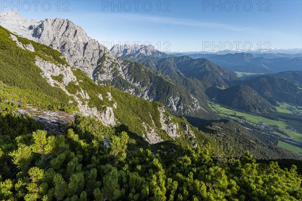 View of mountain landscape with peak Westliches Geiselhorn