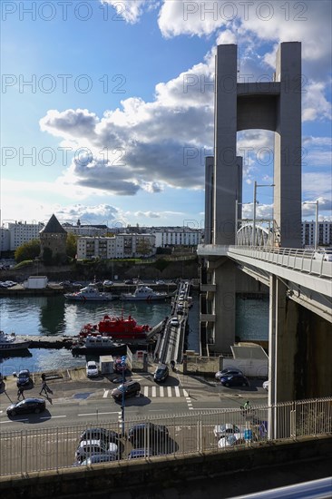 Pont de Recouvrance lift bridge over the Penfeld river between Siam city centre and the Recouvrance district