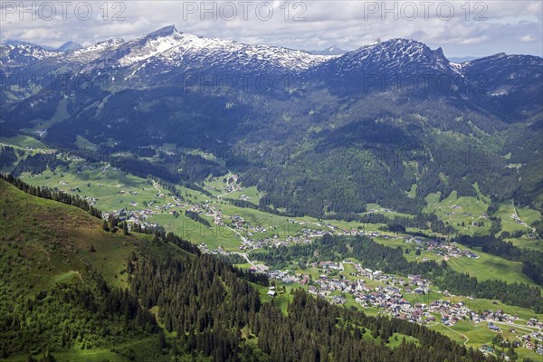 View from Fellhorngrat to Riezlern