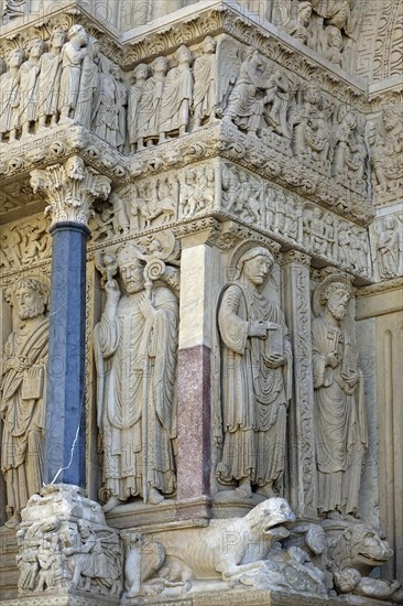 Statues of saints to the left of the main portal