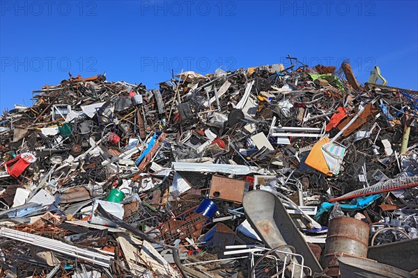 Altmetallhalde auf einem Schrottplatz