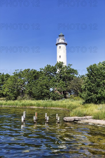 White lighthouse Langer Erik on the island of Stora grundet