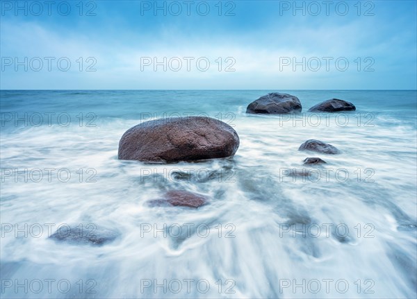 Stuermische Ostsee im Winter