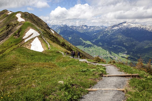 Fellhorngrat ridge walk between Fellhorn summit and Soellerkopf