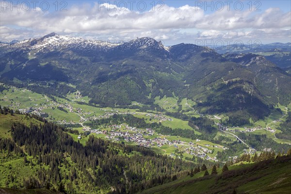 View from Fellhorngrat to Riezlern