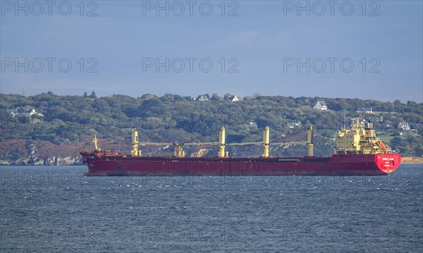 Bulk carrier Bulk carrier Federal Elbe in the Bay of Brest