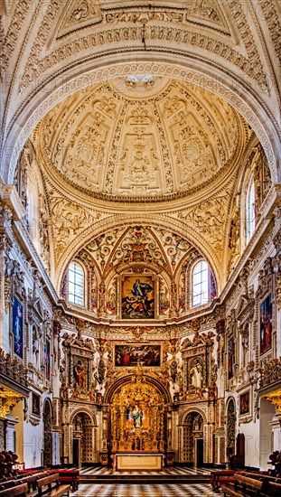 Main altar with Madonna