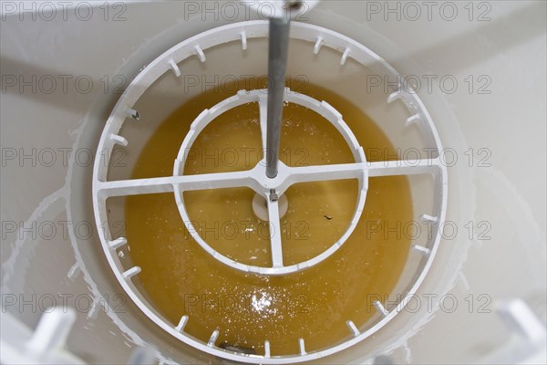 A look into the centrifugal drum after removing the honeycomb frames shows the freshly centrifuged