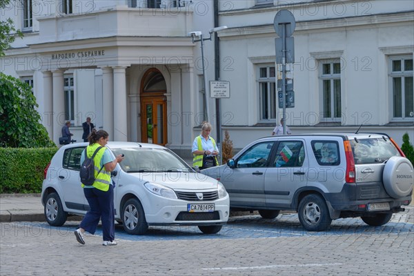 Traffic wardens