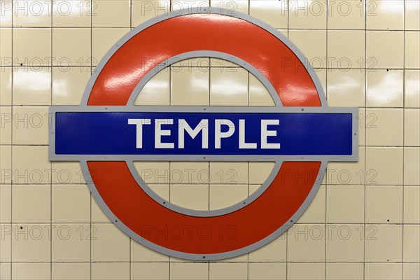 Underground sign TEMPLE