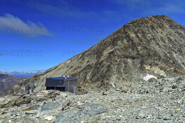 Berghuette Cabane de Tracuit des Schweizer Alpen-Verein SAC