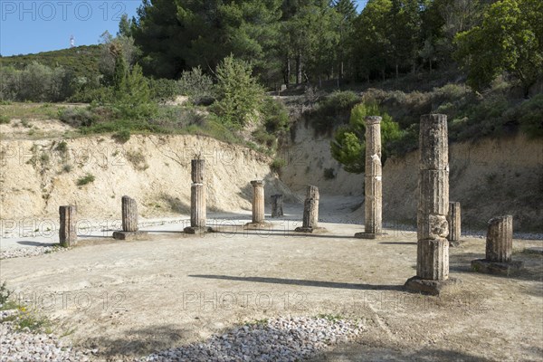 Apodyterion with colonnaded courtyard near the stadium