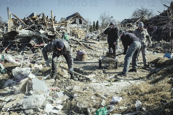 Cleaning up the ruins of the Bohunia residential neighbourhood