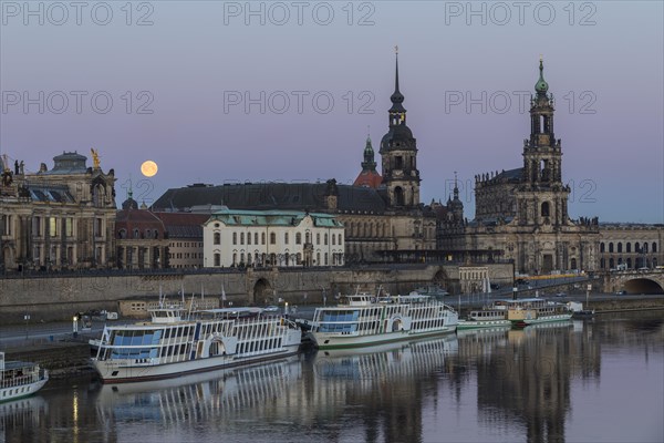 Full moon over the Old Town with Bruehl's Terrace