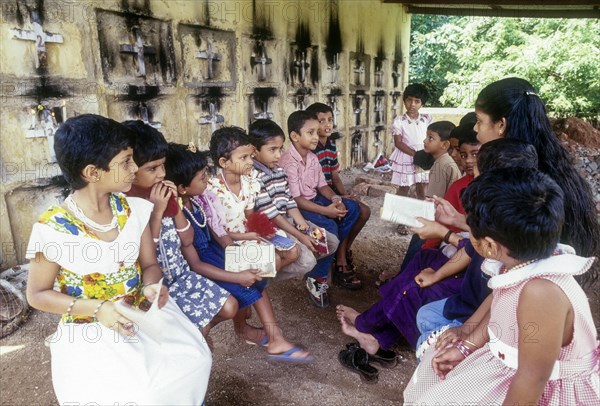 Narrating Bible stories in Holy Virgin Mary Church