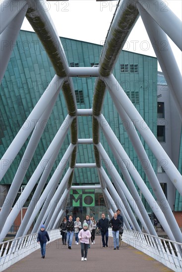 Pedestrian bridge