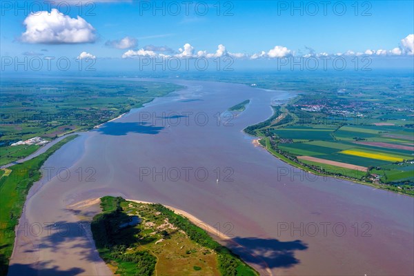 Aerial view of the Elbe near Schwarztonnensand