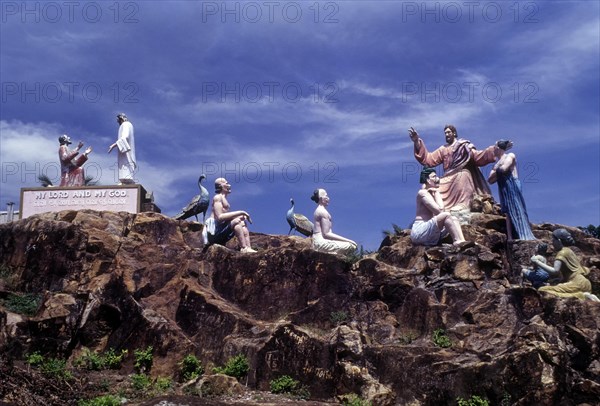 Stucco figures in Little mount