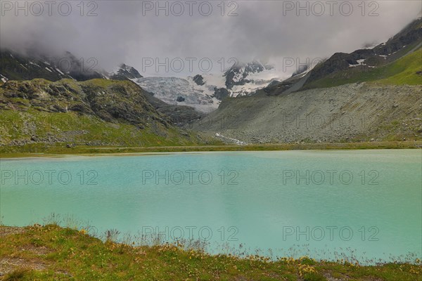 Lac de Moiry with Moiry glacier