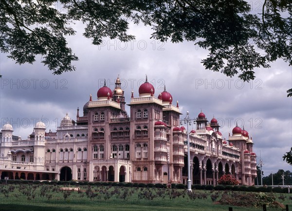 Amba vilas palace with a potpourri of Hindu