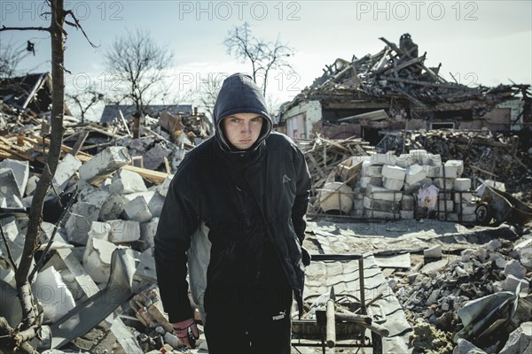 Cleaning up the ruins of the Bohunia residential area